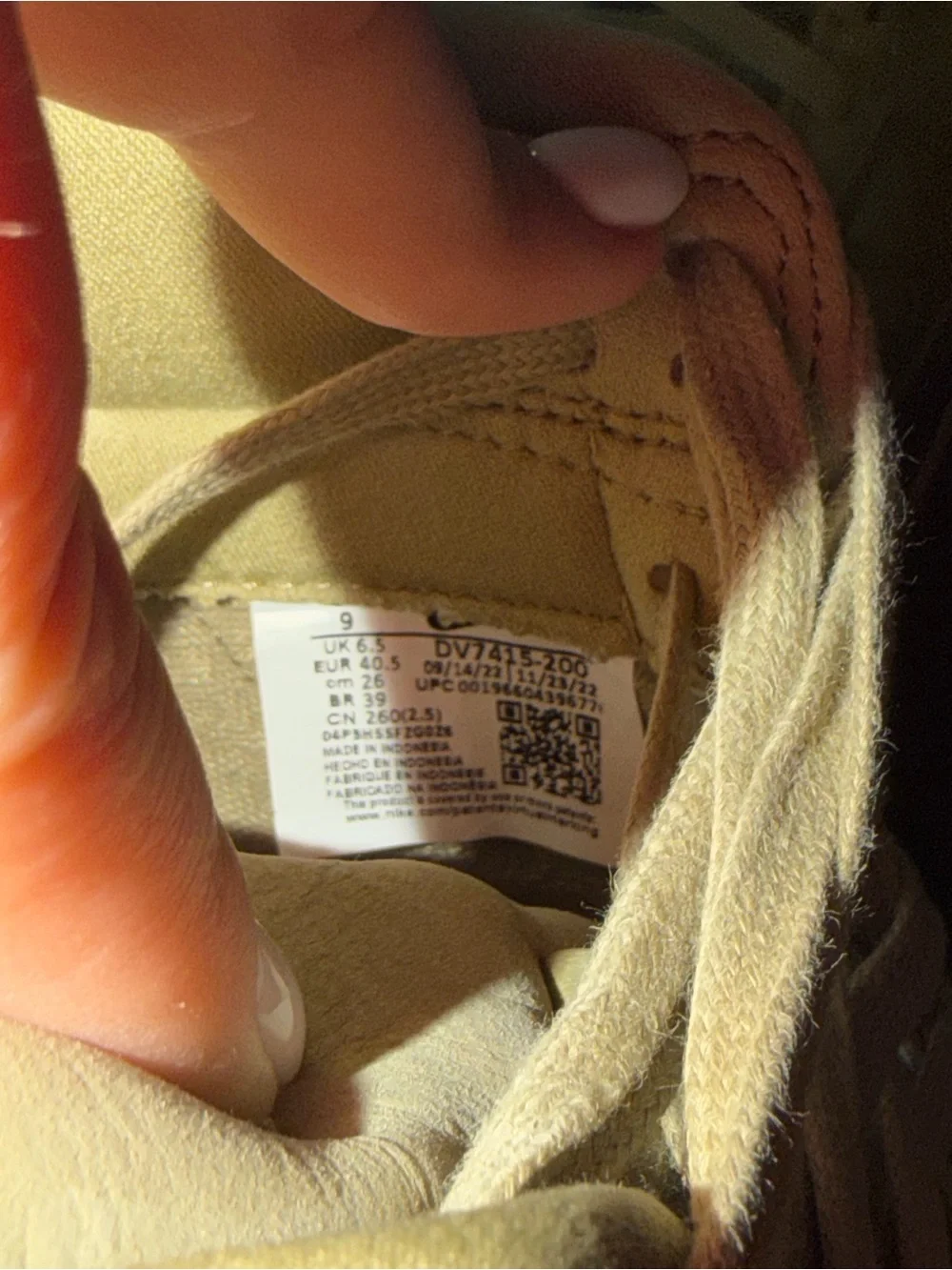 Nike Dunk Low in Olive Green/Tan